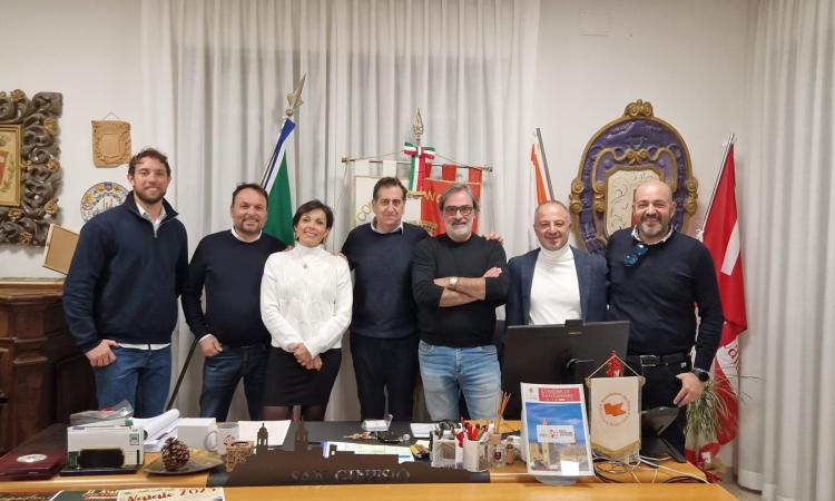 San Ginesio, Alfio Caccamo firma il contratto per il nuovo istituto professionale IPSIA “Renzo Frau”